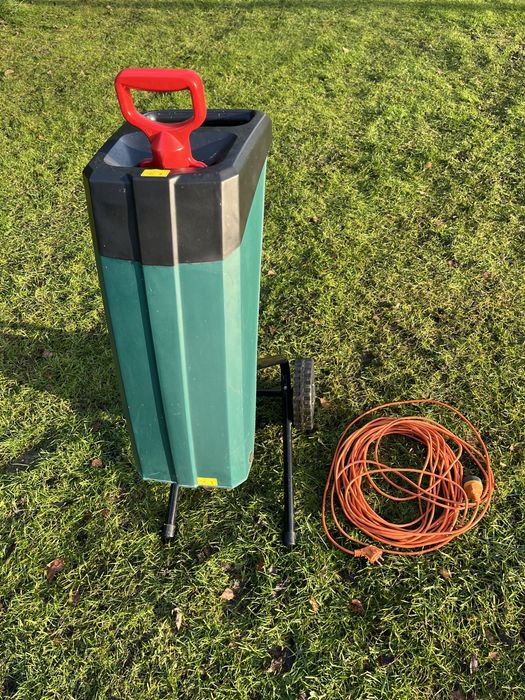 Elektryczny rozdrabniacz do gałęzi Castorama 2500W i przedłużacz 20 m