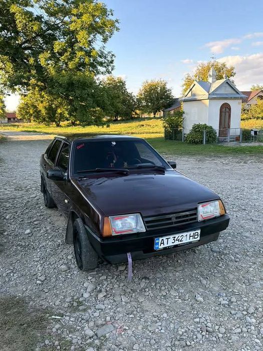 Продам 2199 у хорошому стані їде файно рік 2004 мотор 1.5 інжектор газ/бензин за деталями дзвоніть пишіть реальному покупцю торг біля авто