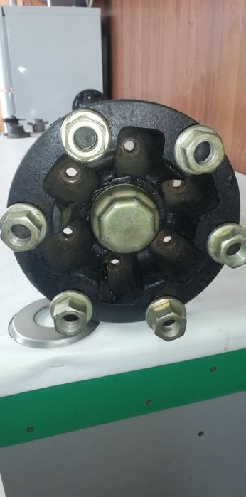 Вісь на причіп з ступицями Газель
