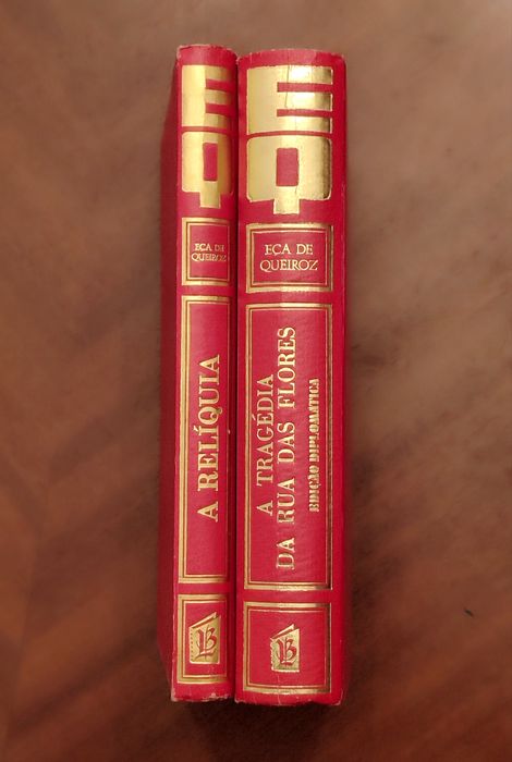 Lote de 2 livros encadernados de Eça de Queirós