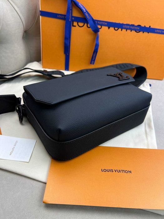 Кроссбоди сумка Louis Vuitton черный мессенджер Луи Виттон c810