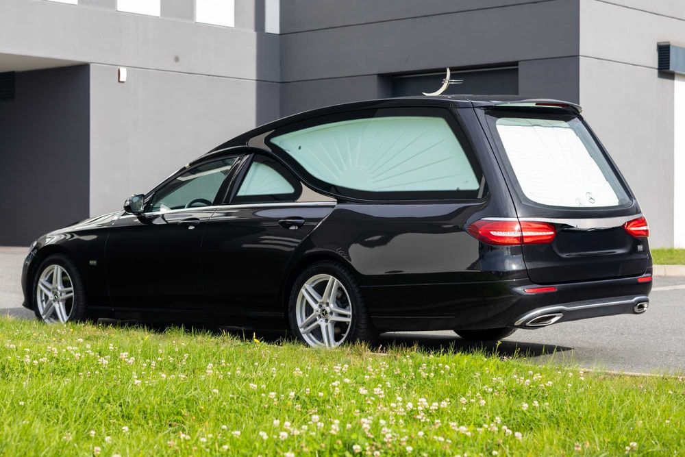 Karawan pogrzebowy Mercedes-Benz/Bojar 4-Matic