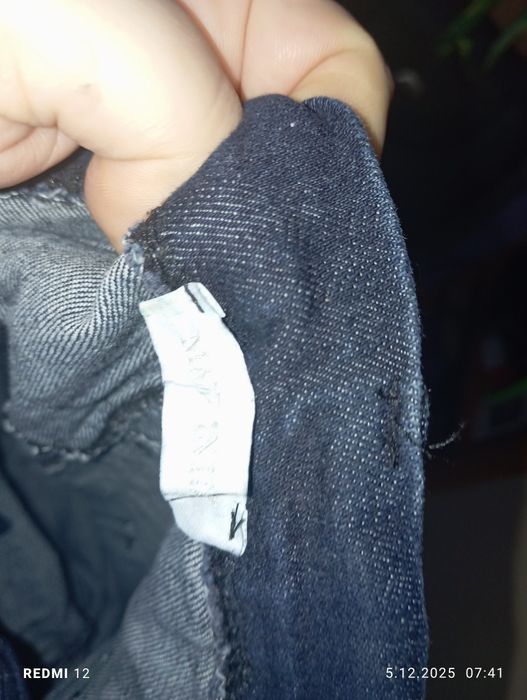 Jeansy ściągacze na dole