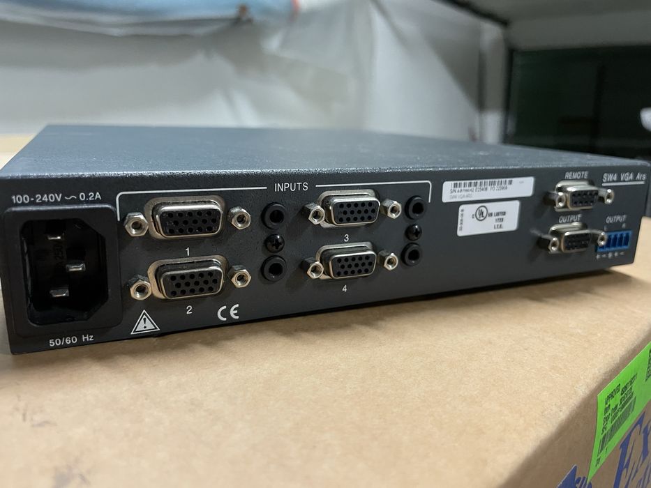 Video Switch VGA de 2 e 4 canais64550632265729121