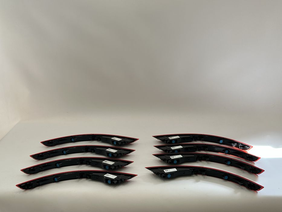 Audi Q8 q8 задні фонарі катафот фонарь наявність 4M8945702 4M8945701