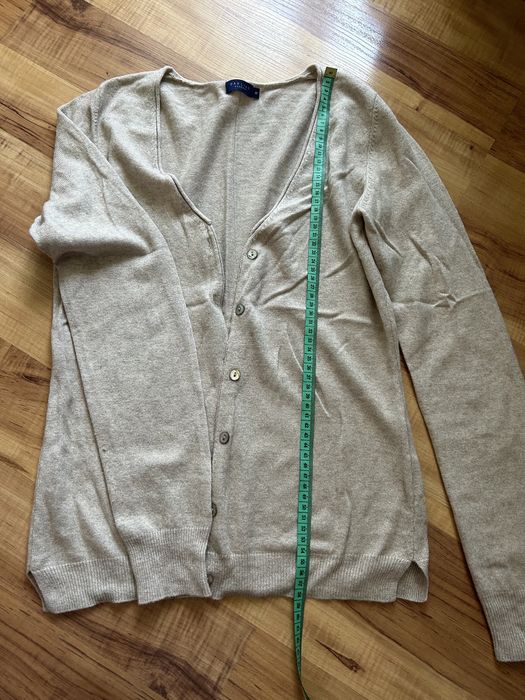 Светр на ґудзиках жіночий