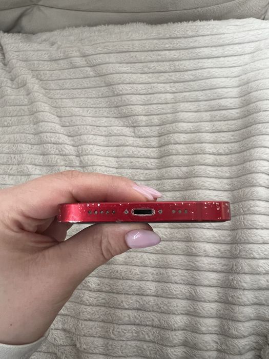 iPhone 13, 256 GB, kolor czerwony