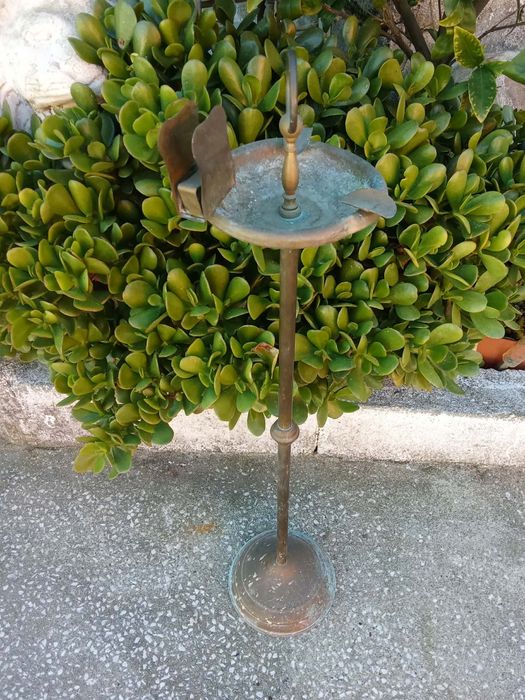 Cinzeiro em latão