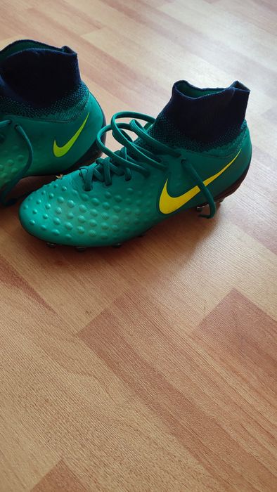 Кросівки для футболу