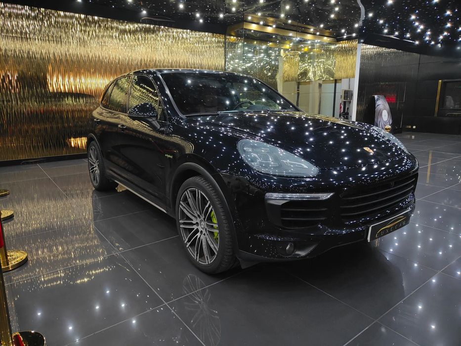 Porsche Cayenne S E-Hybrid Platinum Edition