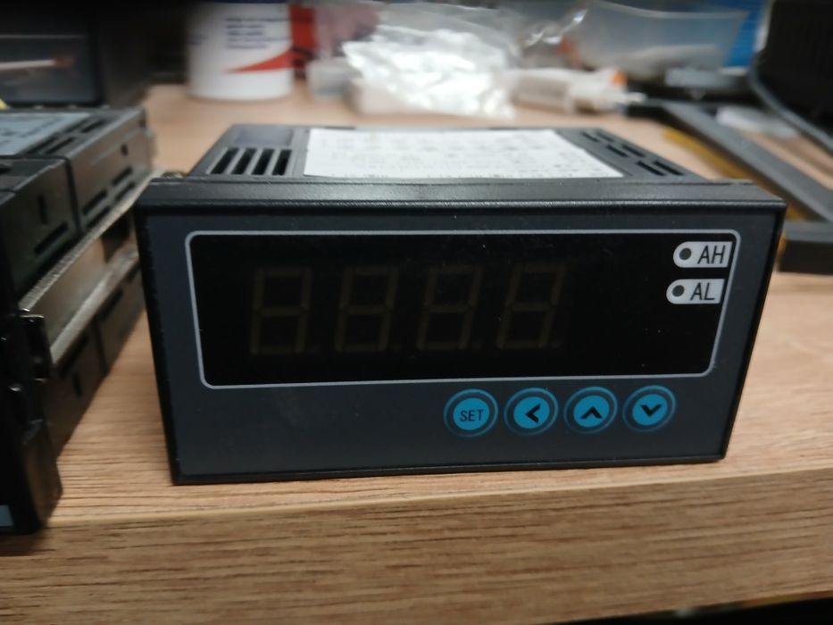 Regulator temperatury