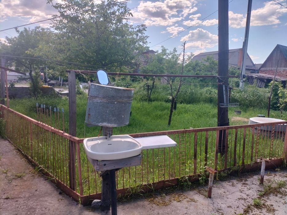 Продаж будинку в Крюкові