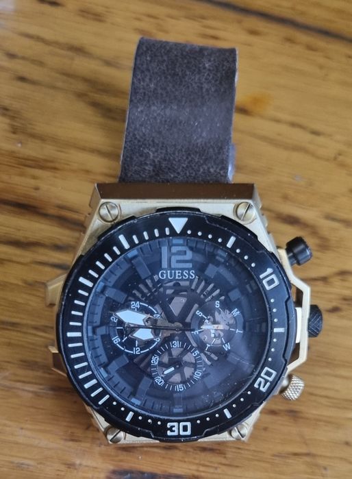 Продам  часы хронограф GUESS  GW0325G1
