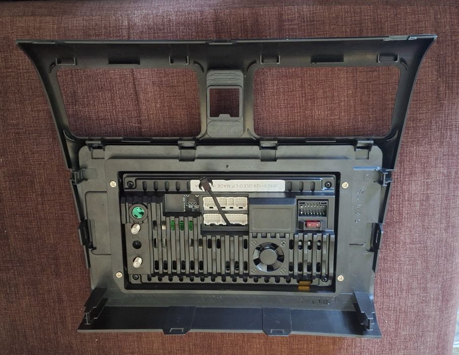 Rádio de carro com suporte e camera traseira