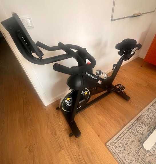 Bicicleta de Spinning PROFORM Tour de France CBC Preto (Volante Inércia: 10Kg - 127x145x56cm)