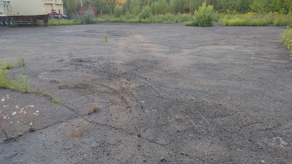 Парковка,парко місце під охороною