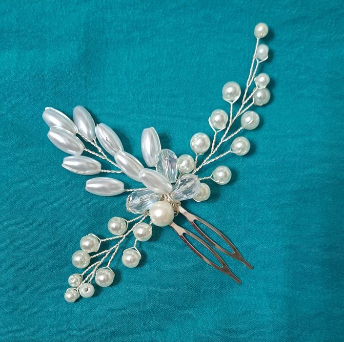 Шпильки гілочки у зачіску