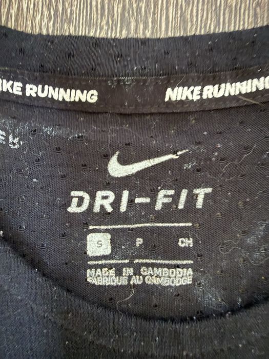 Чоловіча бігова футболка Nike Dri FIT  розмір: S