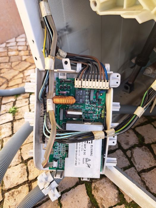 Máquina de lavar e secar roupa WHIRLPOOL AWZ 614 em peças E