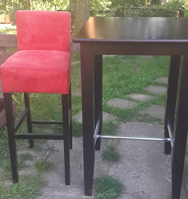 Stół barowy plus dwa hokery