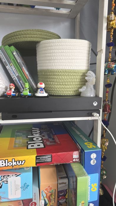 Vendo Xbox One x com vários jogos e 2 comando posso aceitar trocas e retomas