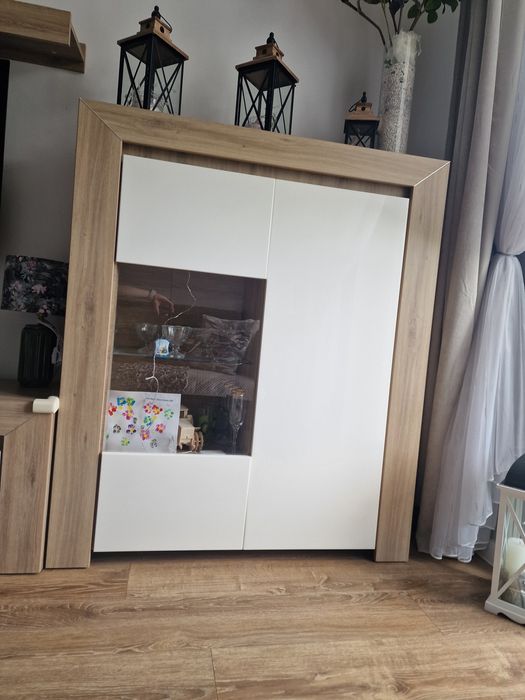Zestaw mebli i stół