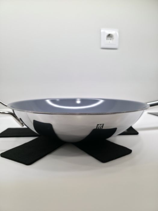 ZWILLING Wok 32cm
Wok 32 cm, SST 18/10, Prata
