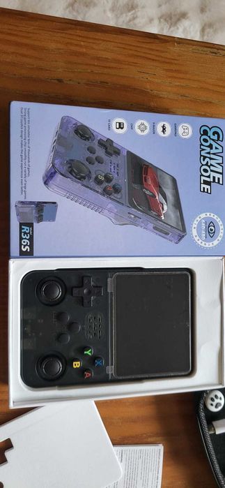 Consola Portatil Retro R36S + Bolsa