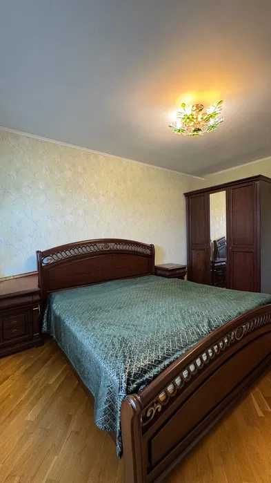 Продаж 3-к квартири  з ремонтом та видом на парк