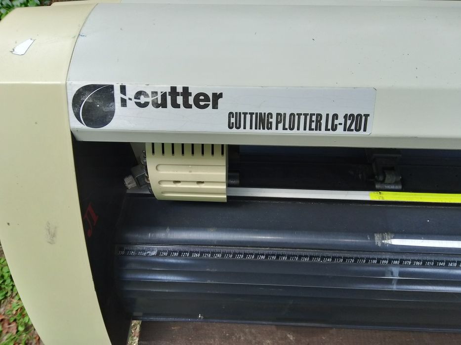 Плоттер ріжучий LC-120T широкий до