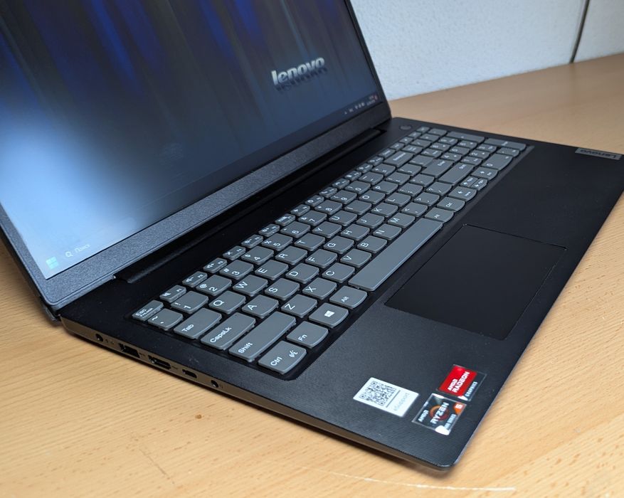 Lenovo V15 G4/15.6" FullHd IPS/Ryzen 5 7520u/DDR5 - 8Gb/SSD 512Gb