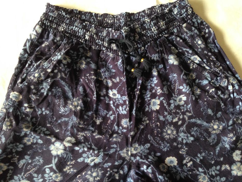 Calças "joggers" em tecido para criança
