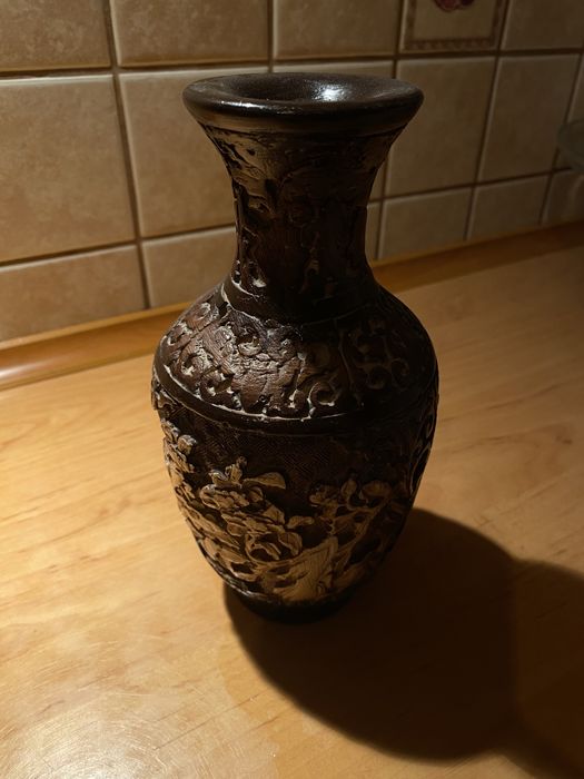 Drewniany wazon ręcznie zdobiony