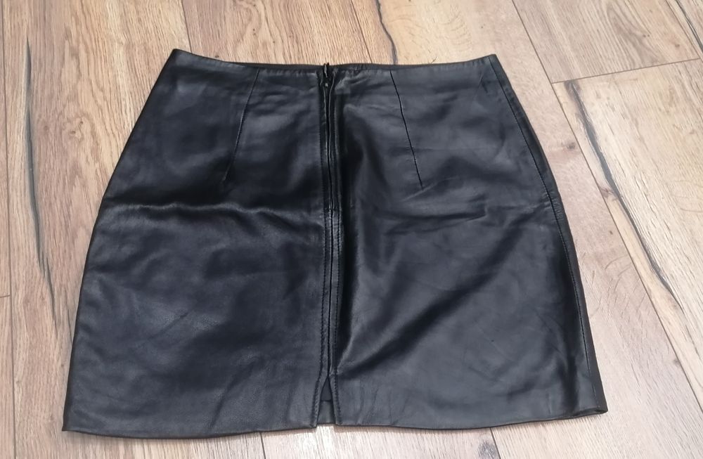 Skórzana mini r.36 H&M