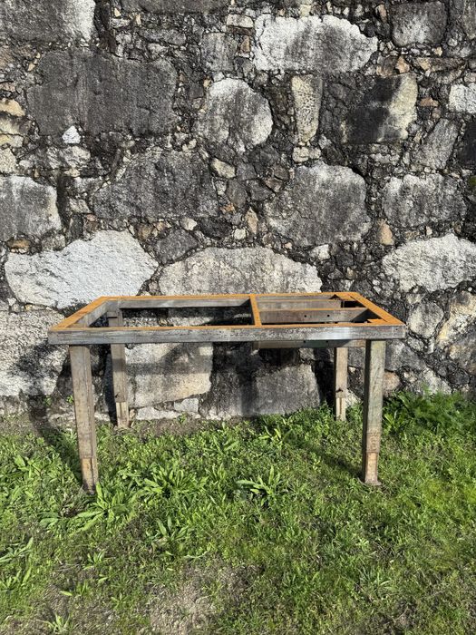 Mesa em ferro grosso