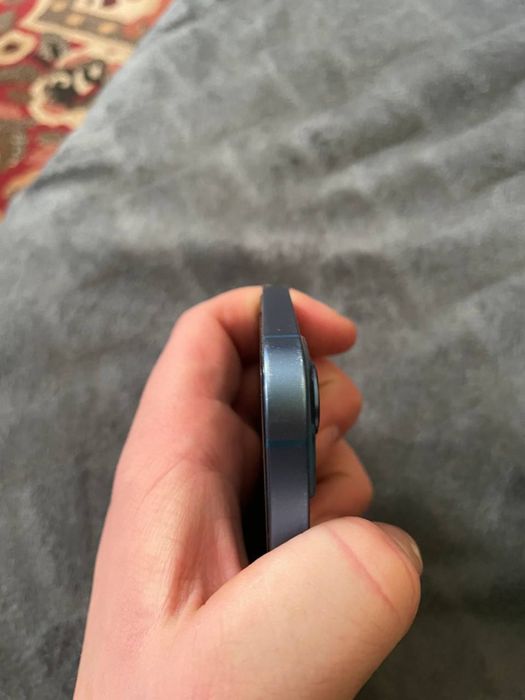 Продам айфон 13га 128