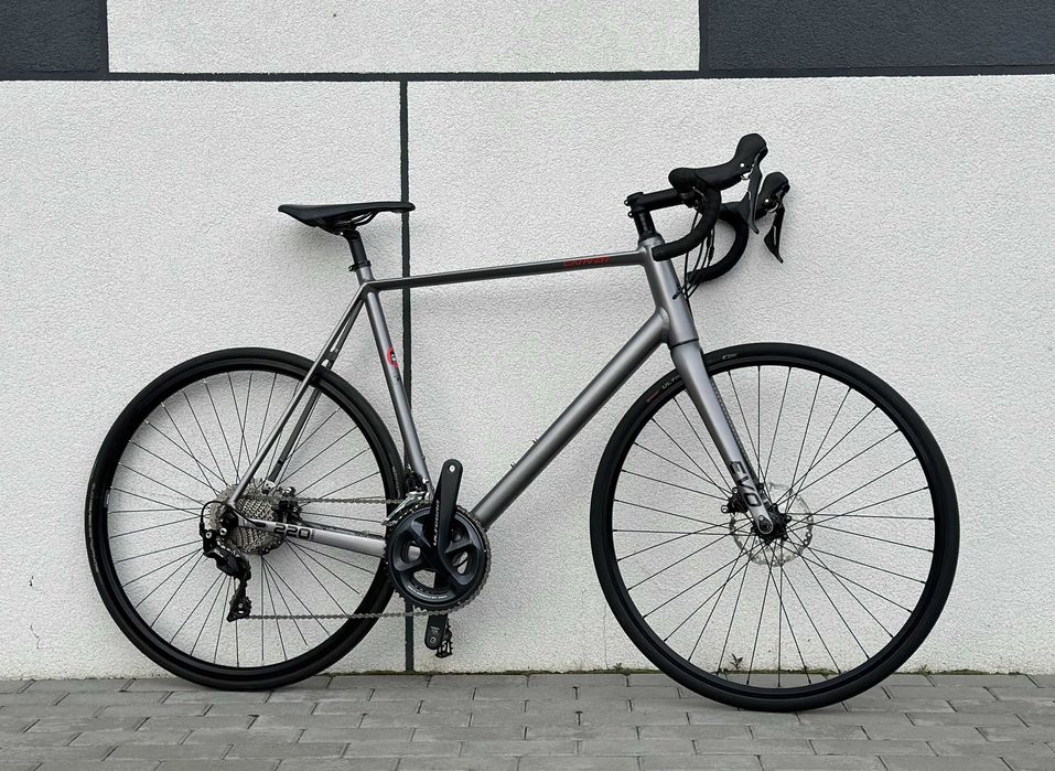 Велосипед шосе Carver Evolution 220 Disc 28" 60 cm