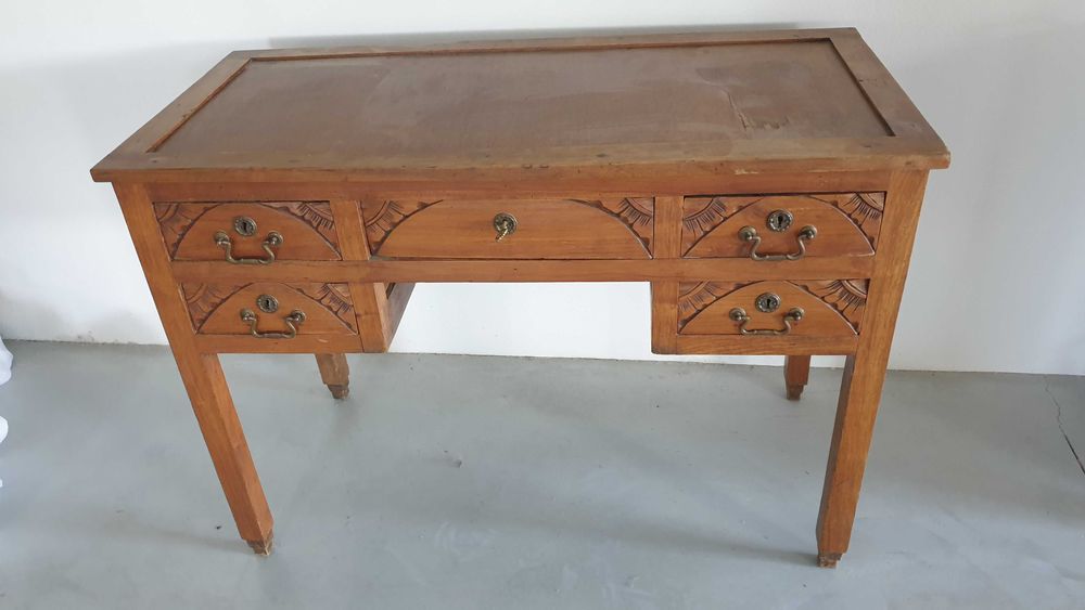 Escrivaninha de Meados do Século Passado em Madeira Maciça