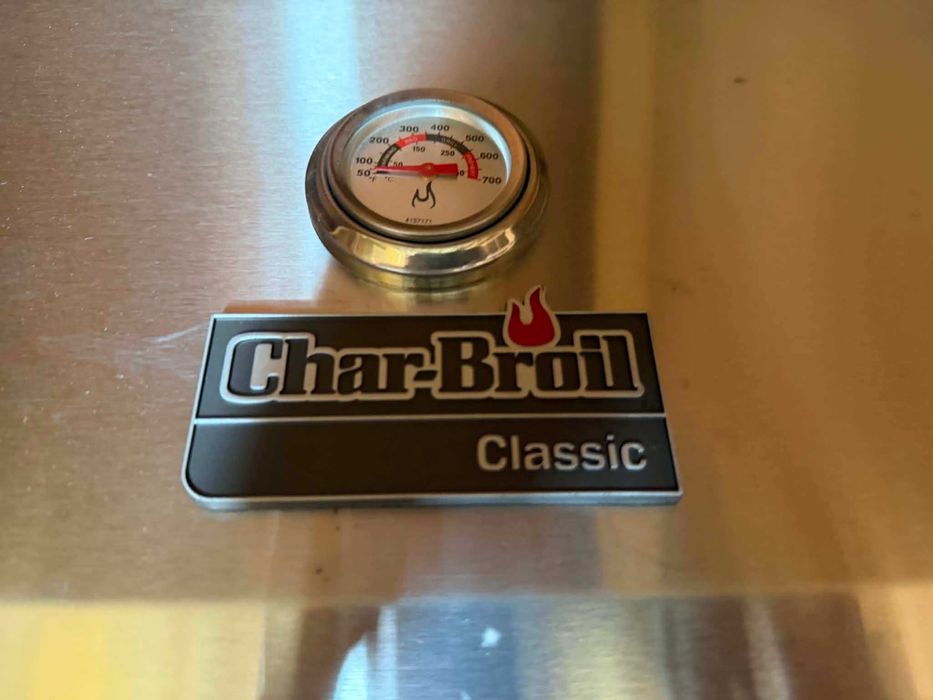 Nowy grill gazowy Char-Broil Classic 2-Burner