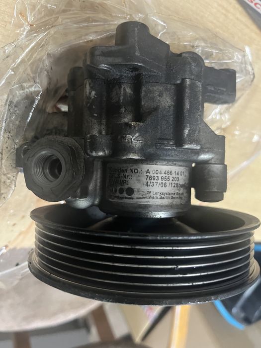 Pompa wspomagania Mercedes W251 R-klasa R500