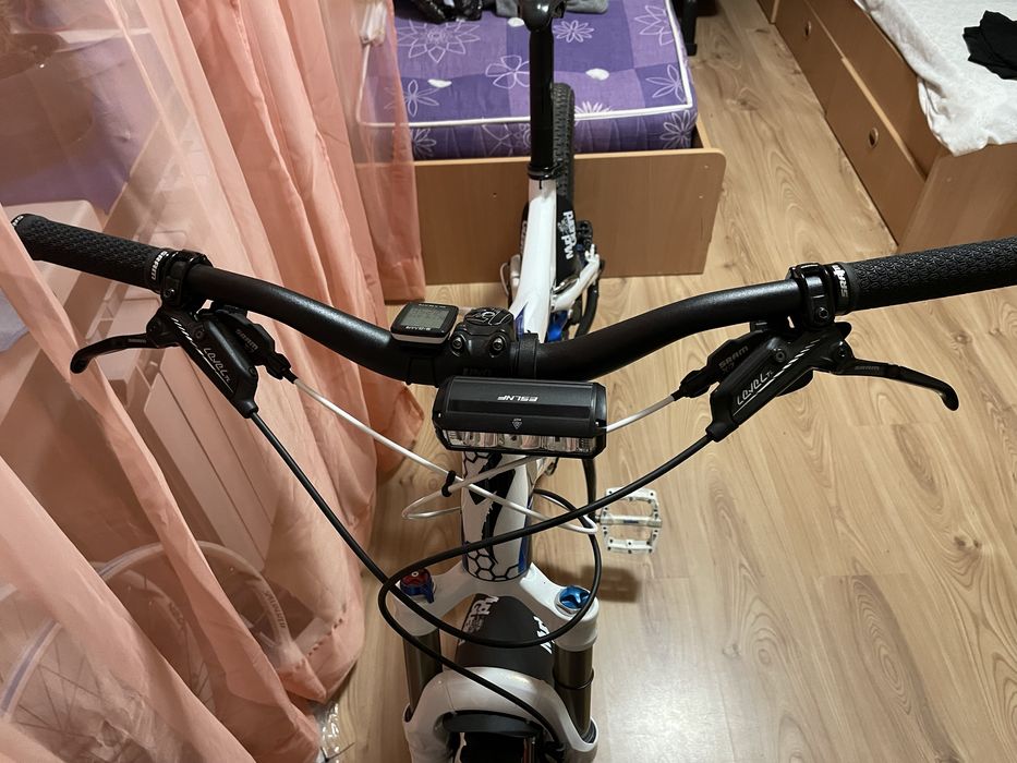 Карбоновий specialized