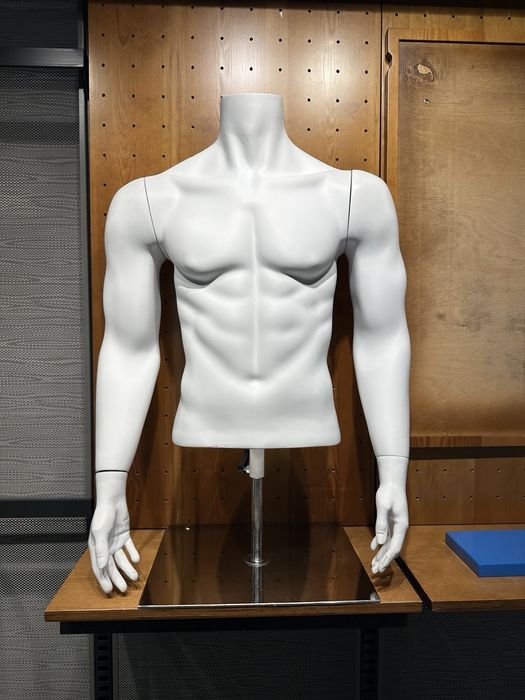 Манекени/ Манекен чоловічий/ манекен жіночий/ напівманекен