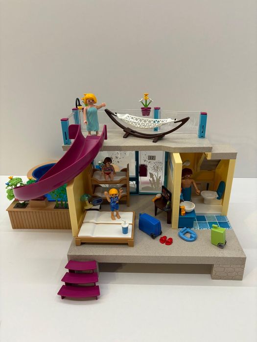 Bungalow z basenem Playmobil 70435