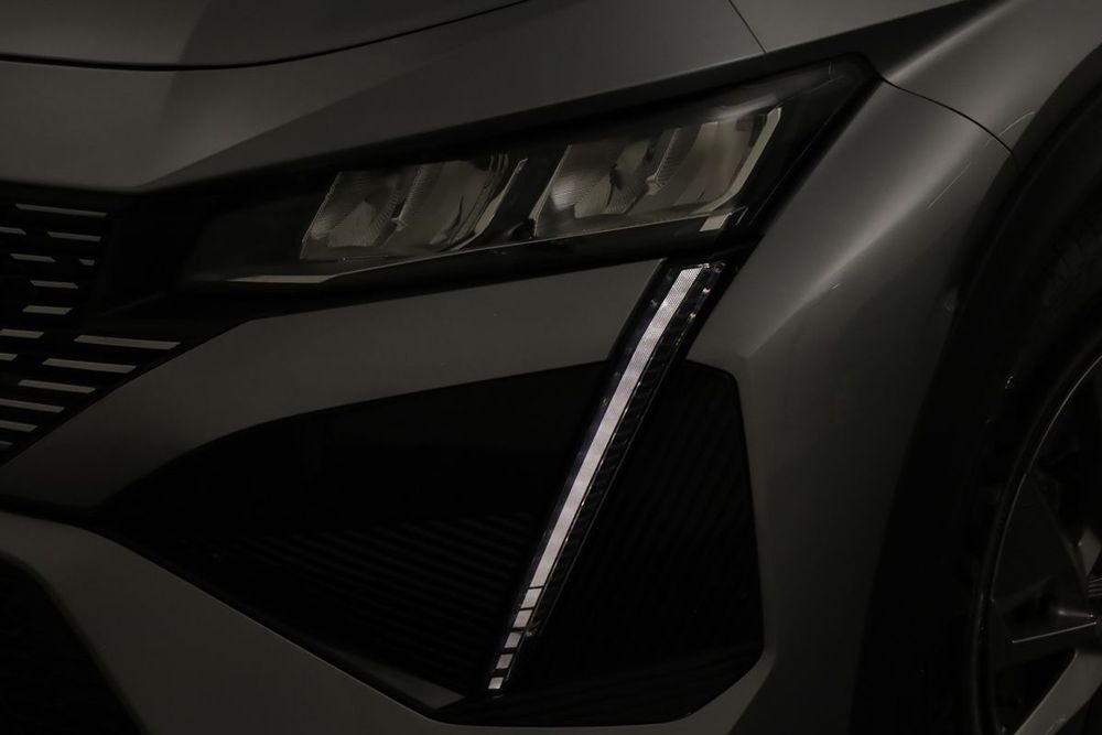 Peugeot 408 1.6 Hybrid Allure e-EAT8