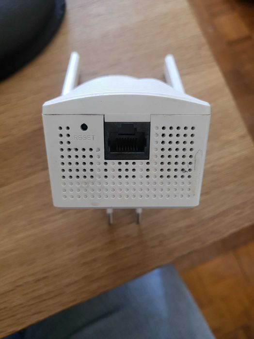 AC1200 Dual Band WiFi Repeater Tenda A18