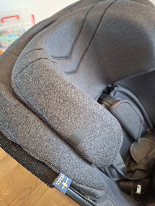 Axkid one fotelik bezwypadkowy  isofix