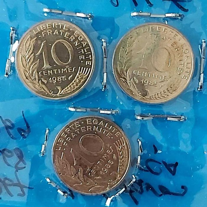 Lote 3 moedas 10 Cêntimos 1967, 1968, 1969, França