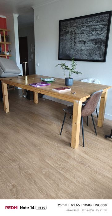 Mesa grande de madeira