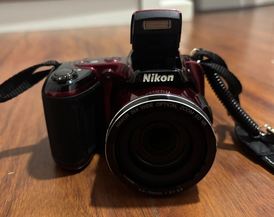 Câmara Nikon Coolpix L810 (Vermelha) + Bolsa Vanguard + Pilhas Recarregáveis (Excelente Estado)