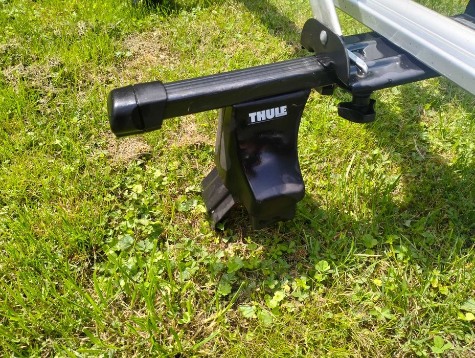 Bagażnik dachowy Thule + 4 uchwyty rowerowe